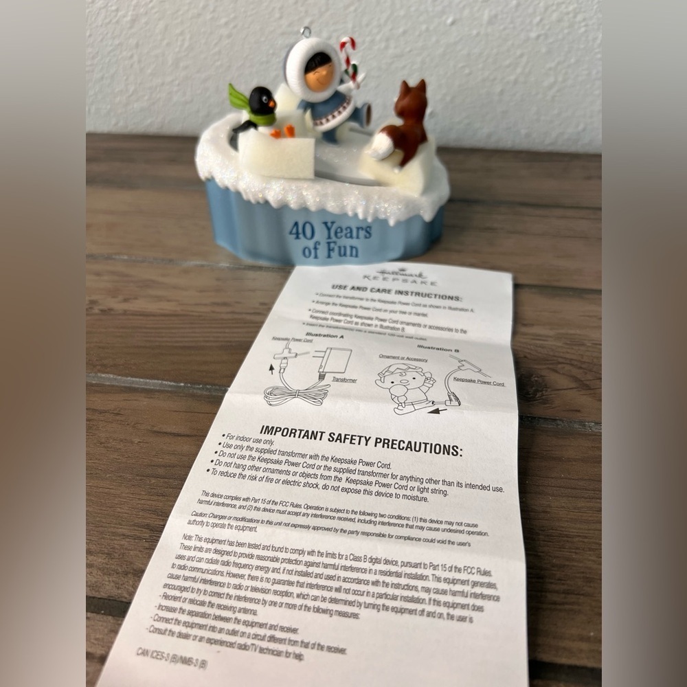 Hallmark NEW 2019 Christmas Ornament Frosty Friends 40th Anniversary with Motion - Picture 8 of 10